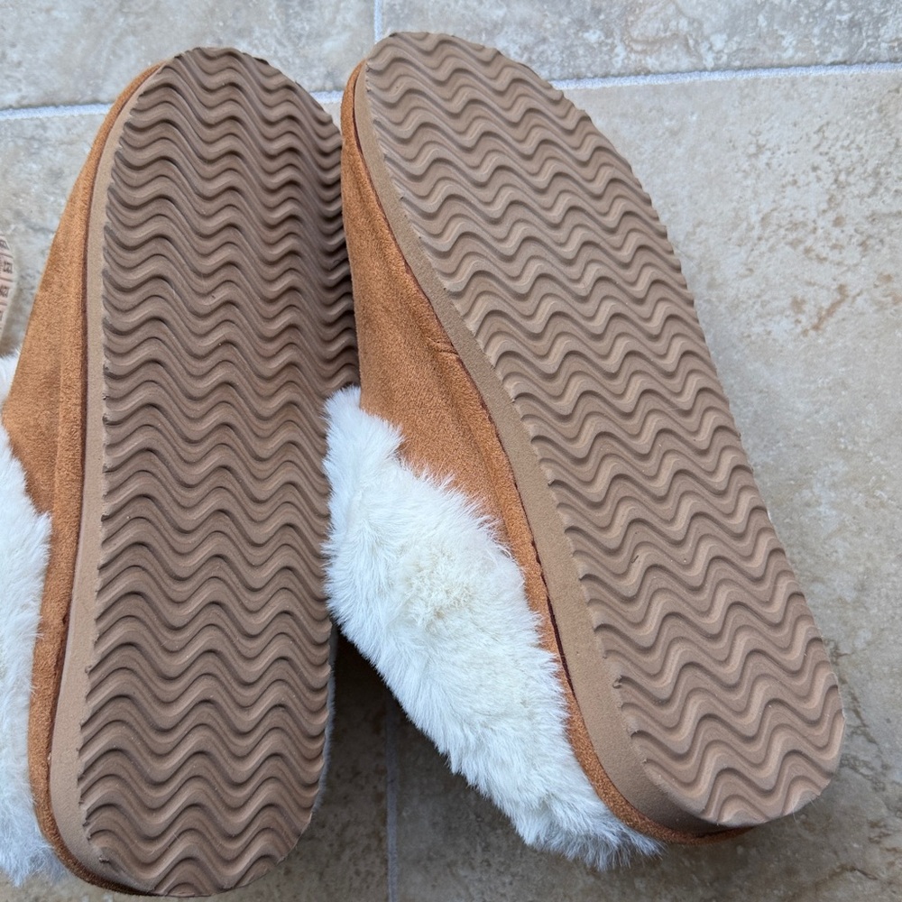 Microfiber Faux Fur Slippers Foam Footbed Slides Warm Cozy Like New! Women’s 10 - Picture 4 of 6